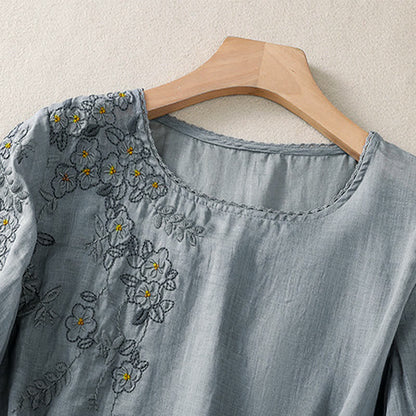 Buddha Stones Retro Embroidery Floral Pattern Short Sleeve Crew Neck Women's Shirt